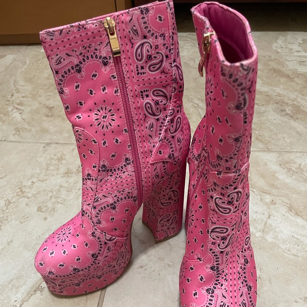 Bandana heels